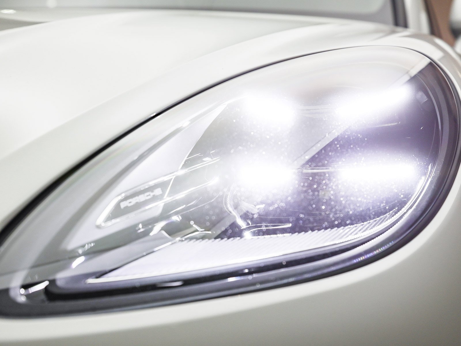 Used 2023 Porsche Macan image 11