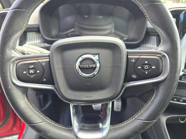 Used 2021 Volvo XC40 T5 R-Design image 29