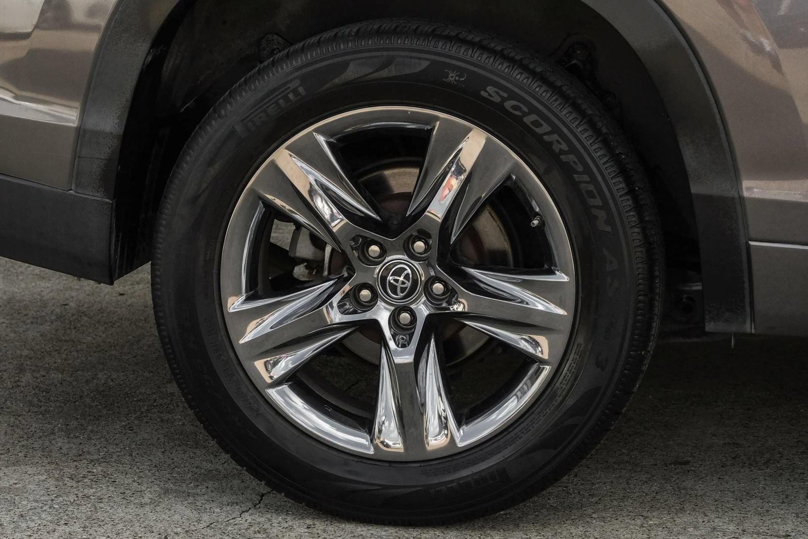 Used 2017 Toyota Highlander Limited Platinum FWD image 55