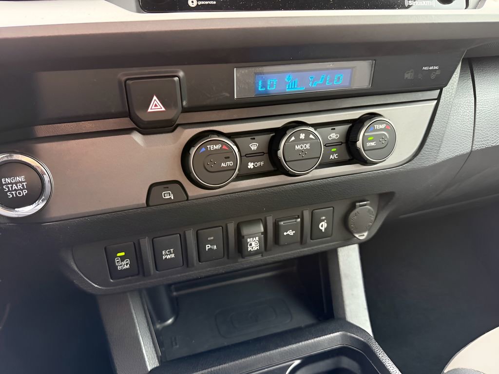 Used 2021 Toyota Tacoma TRD Sport w/ Technology Package image 17