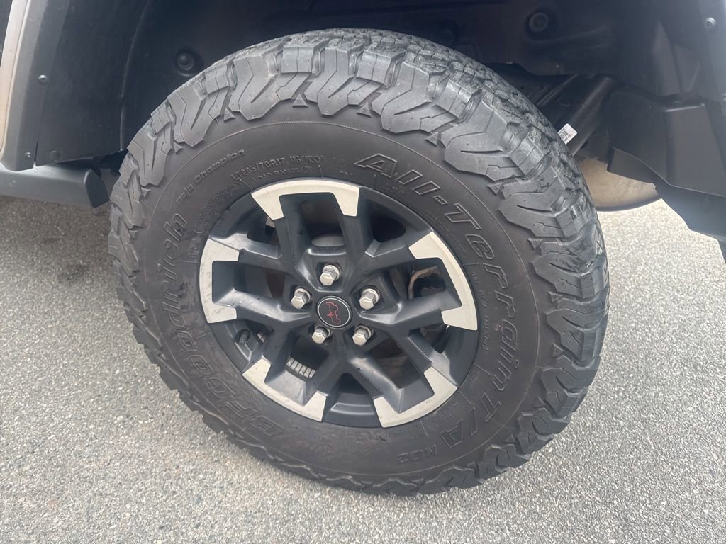 Used 2025 Jeep Wrangler Unlimited Rubicon image 9