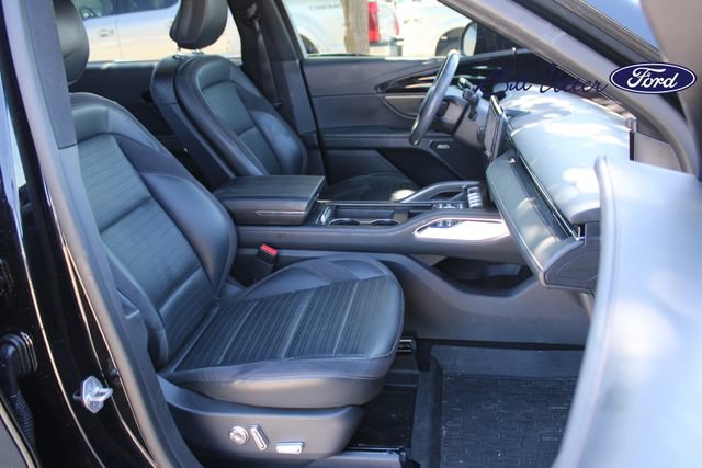 Used 2024 Lincoln Nautilus Reserve w/ Equipment Group 202A AWD/4WD image 11