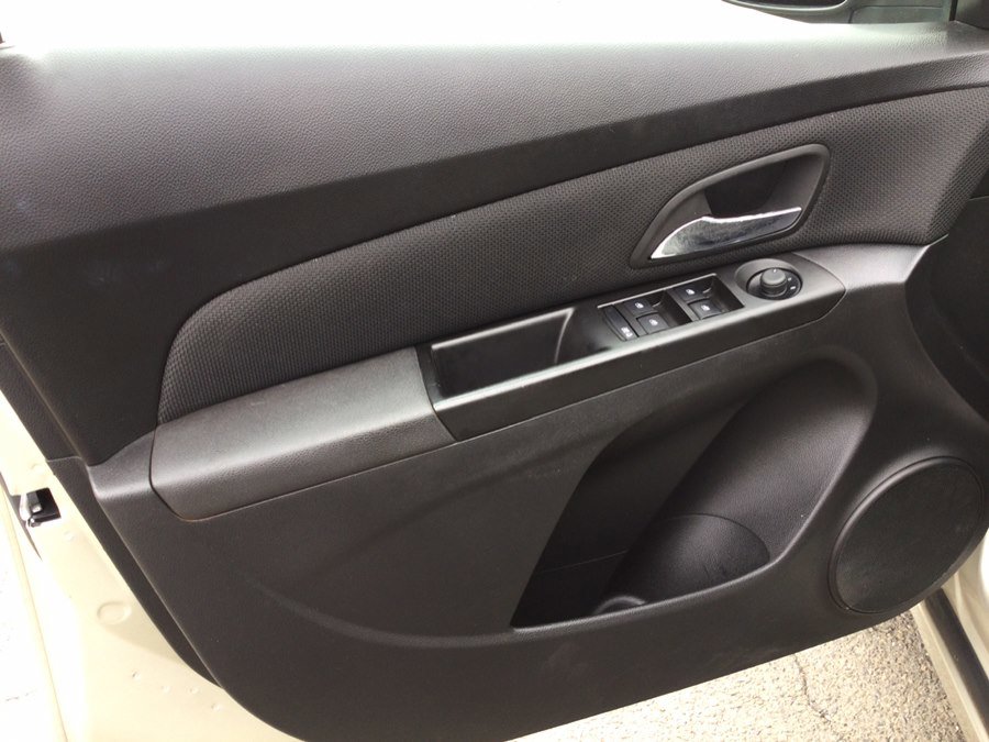 Used 2013 Chevrolet Cruze Eco w/ Enhanced Safety Package image 18