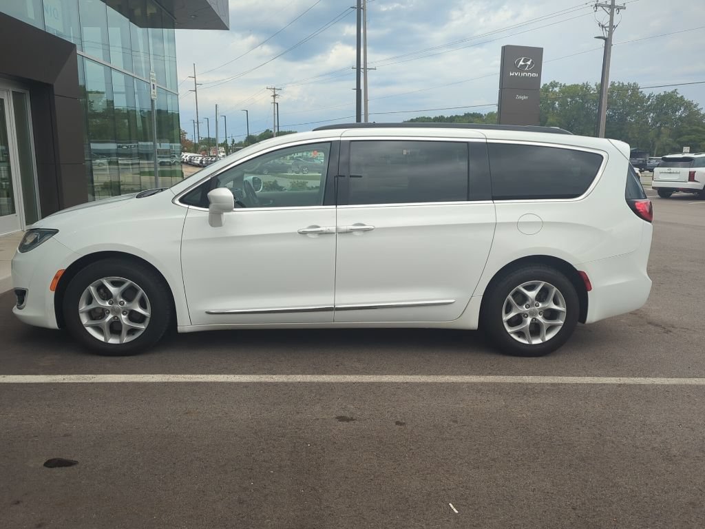 Used 2017 Chrysler Pacifica Touring-L w/ Tire & Wheel Group