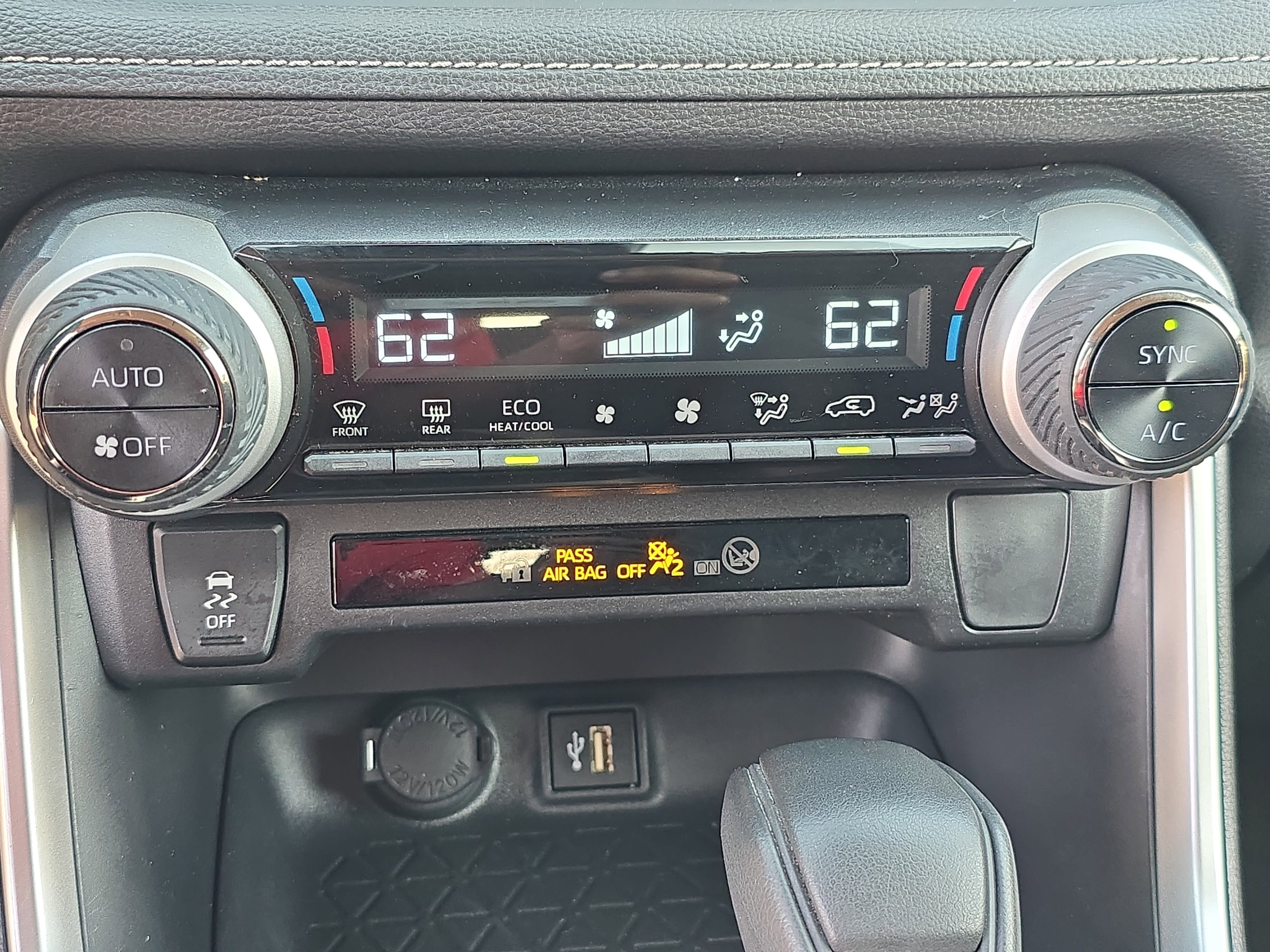 Used 2024 Toyota RAV4 LE image 21