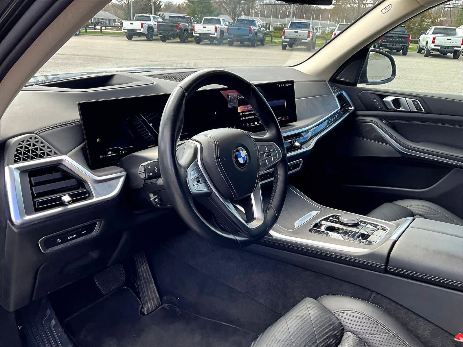 Used 2025 BMW X7 xDrive40i AWD/4WD image 8