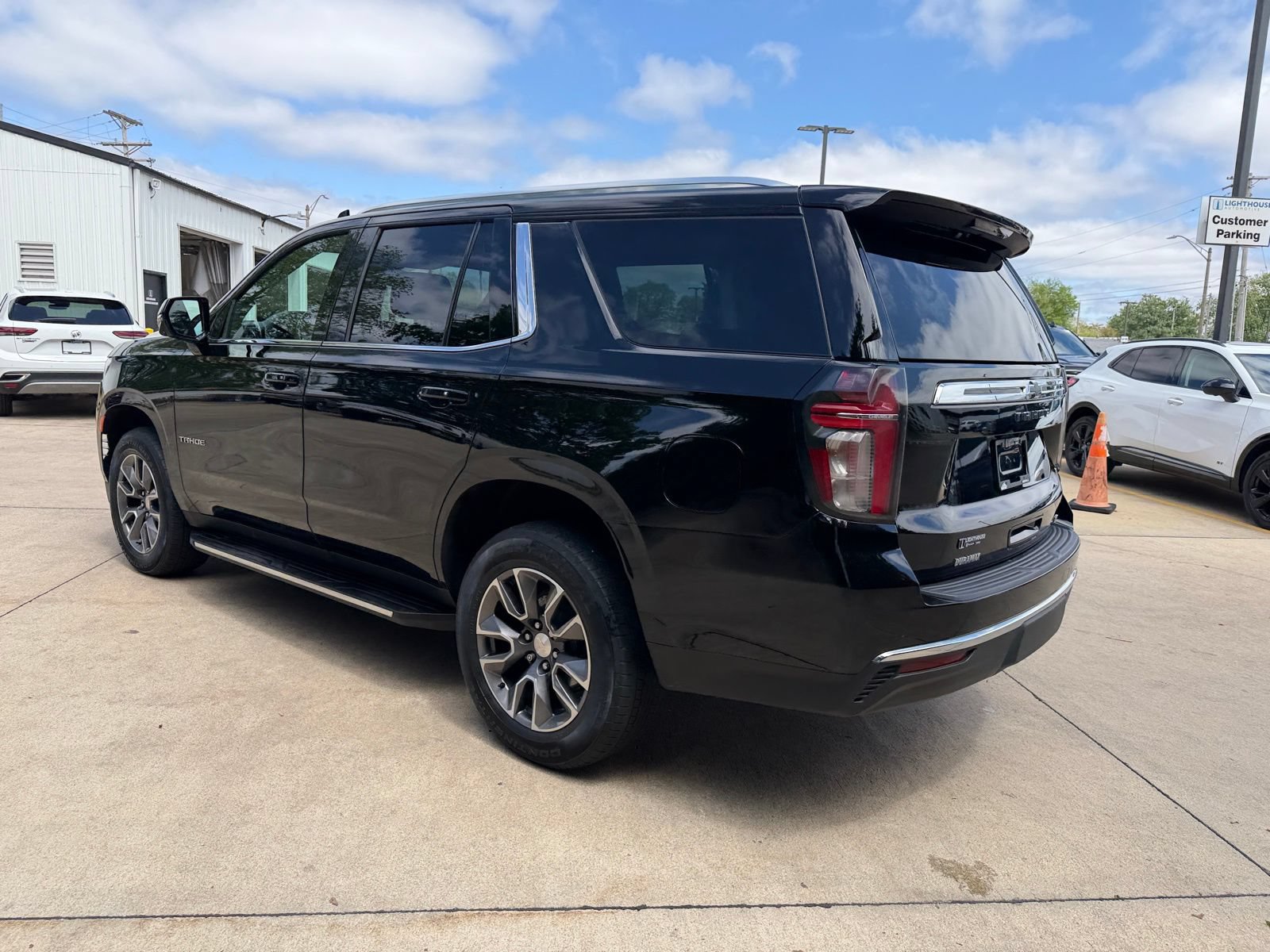 Used 2022 Chevrolet Tahoe LT w/ LT Signature Plus Package AWD/4WD image 9