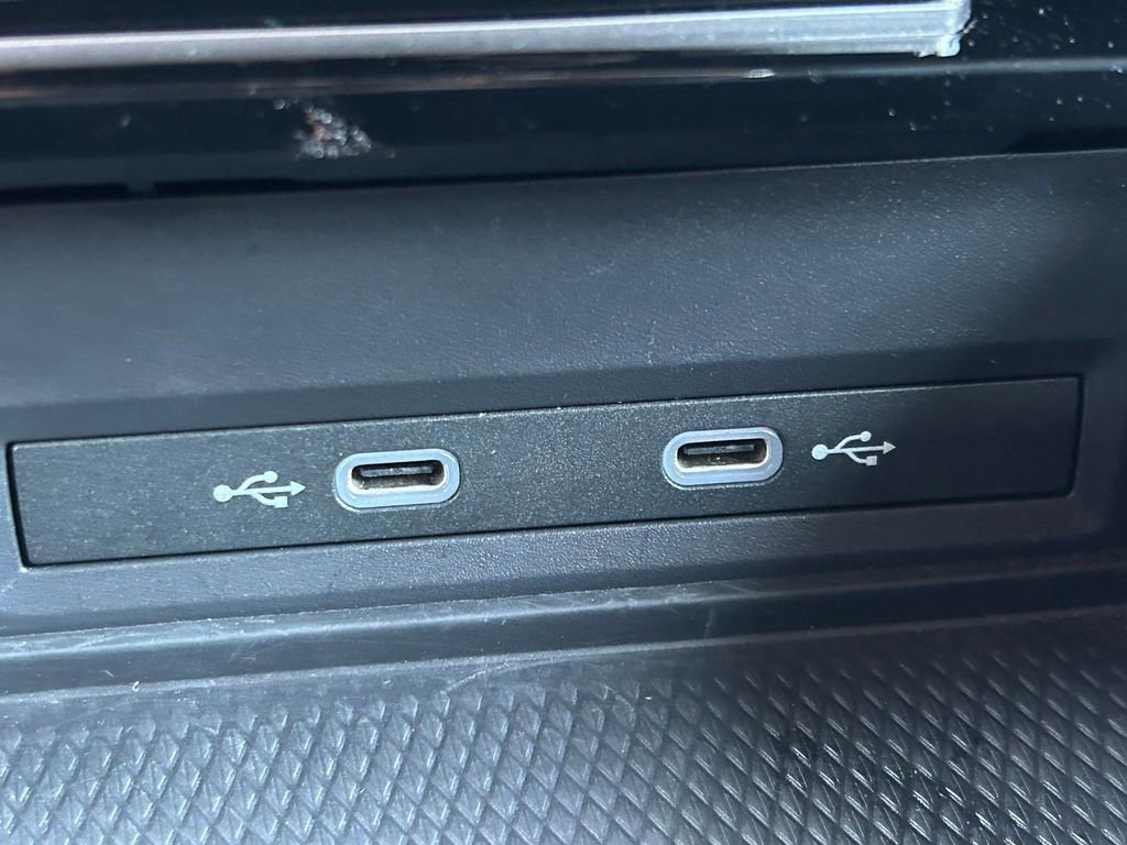 Used 2025 Volkswagen Atlas Cross Sport SE image 30