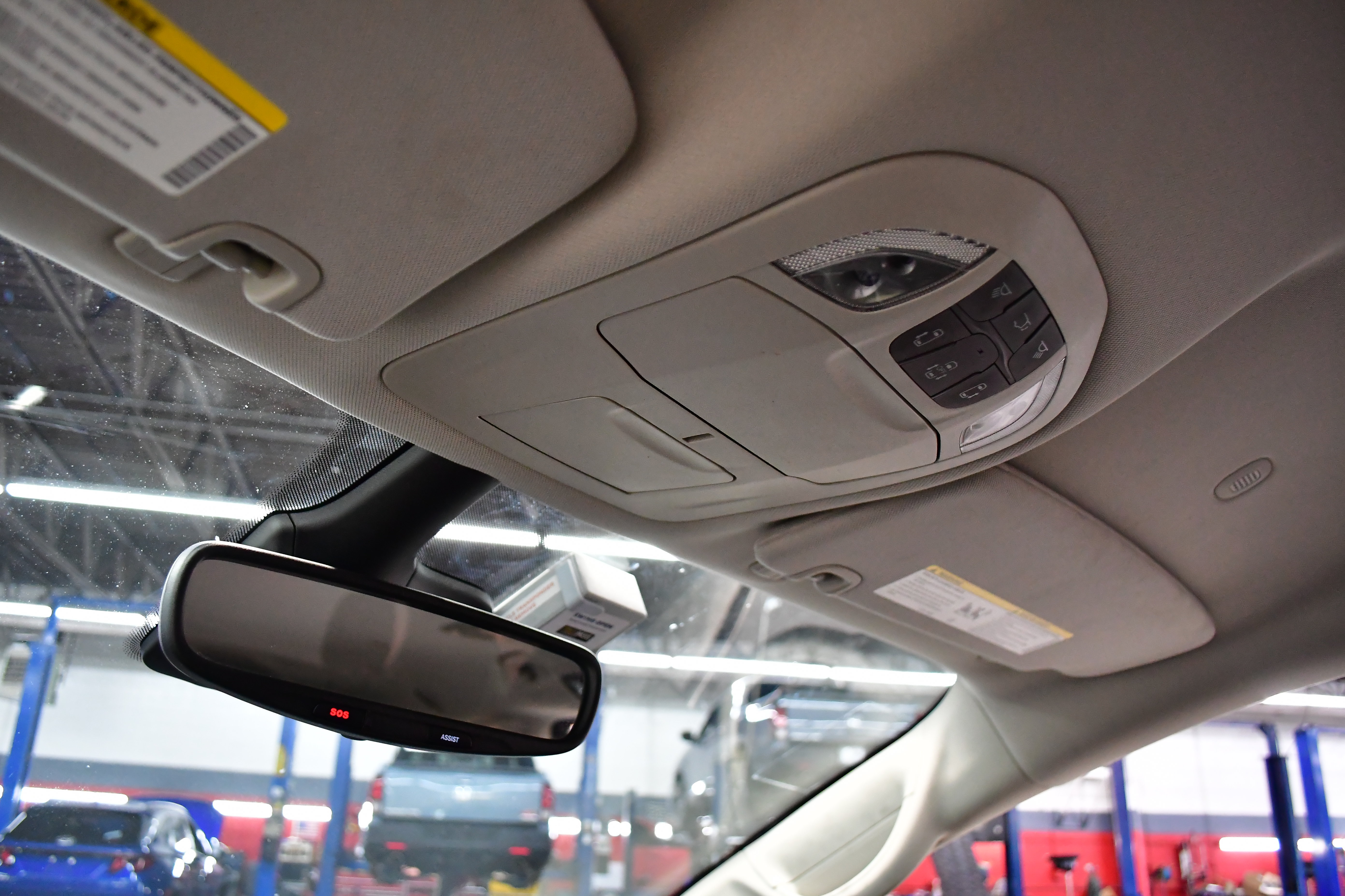 Used 2024 Chrysler Pacifica Limited FWD image 30