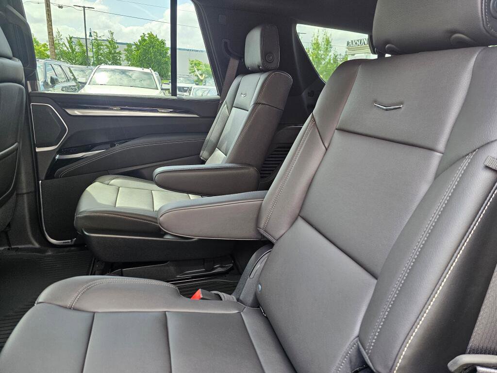 New 2026 Cadillac Escalade 4WD w/ LPO, Floor Liner Package image 19