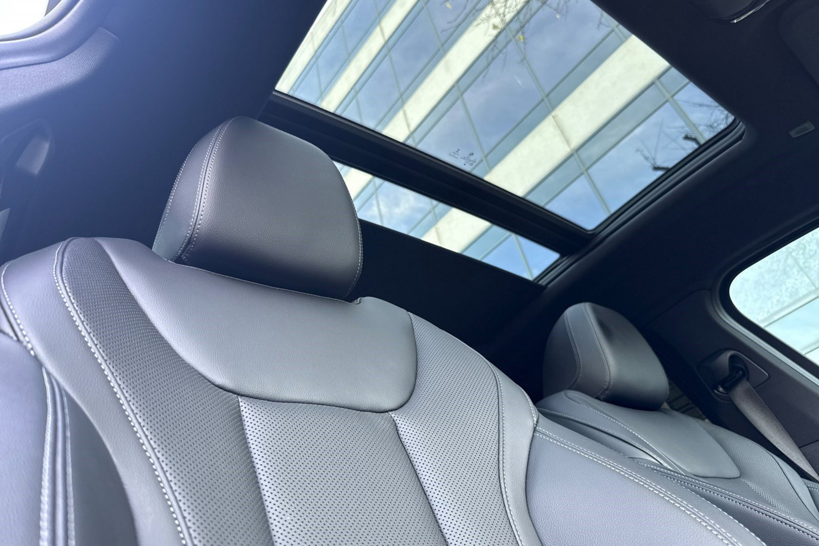 Certified 2023 BMW X4 xDrive30i w/ Premium Package image 20