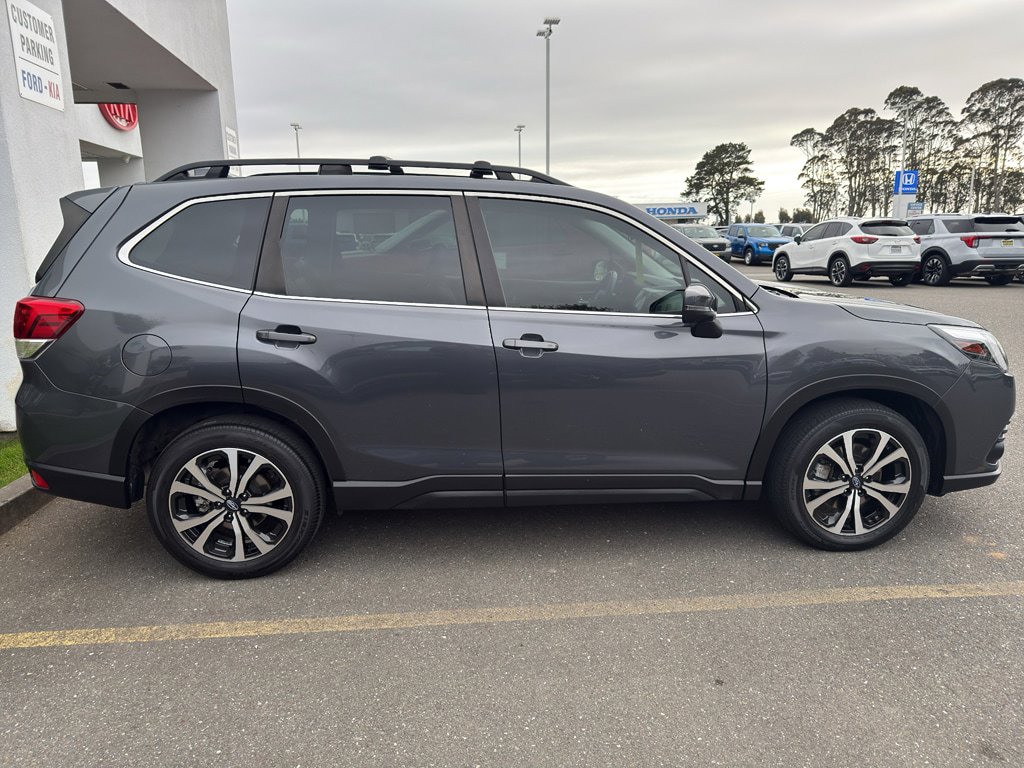Used 2022 Subaru Forester Limited AWD/4WD image 8