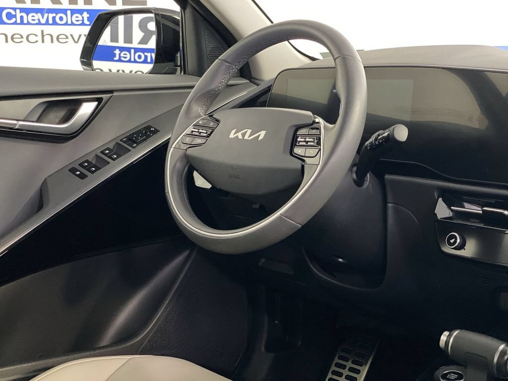 Used 2024 Kia Niro EX Touring FWD image 14
