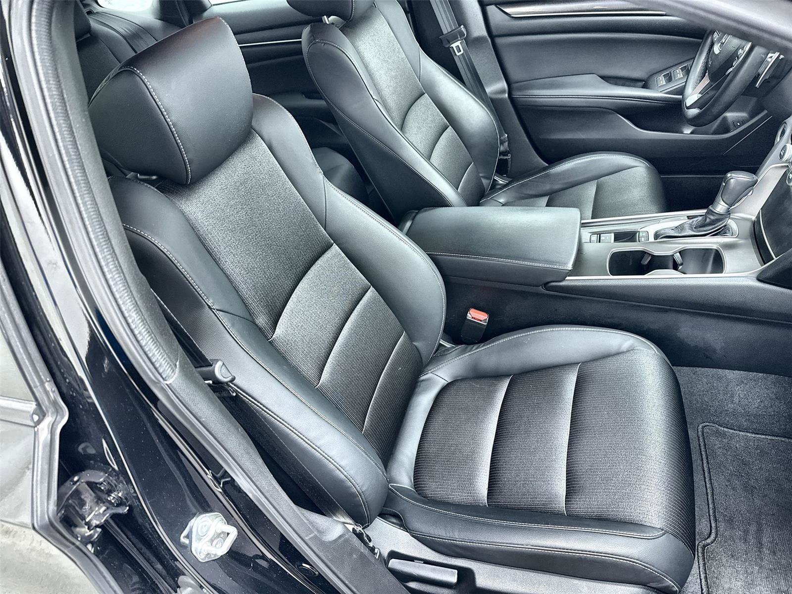 Used 2018 Honda Accord Sport image 29