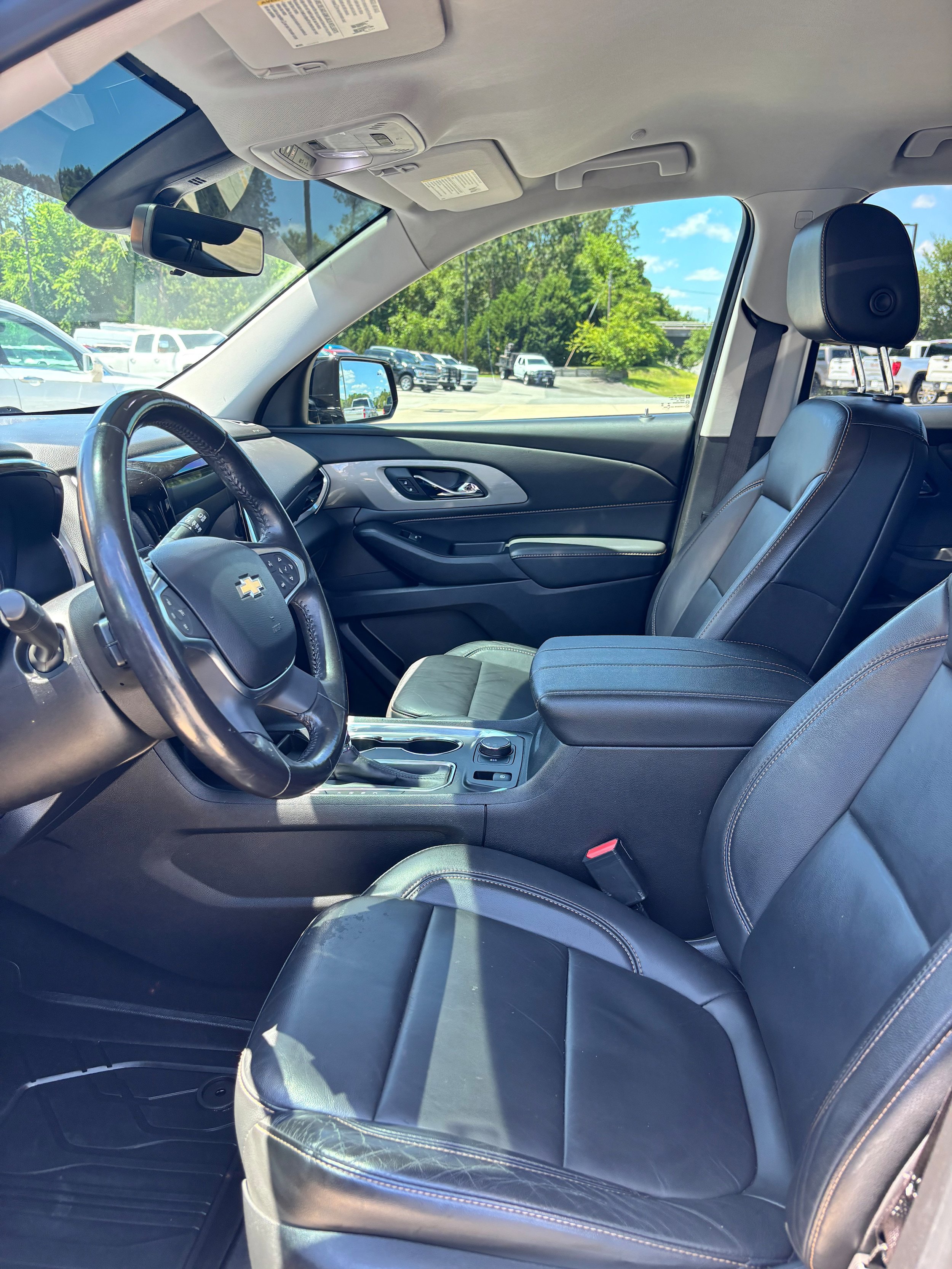 Used 2020 Chevrolet Traverse LT w/ LT Premium Package FWD image 15