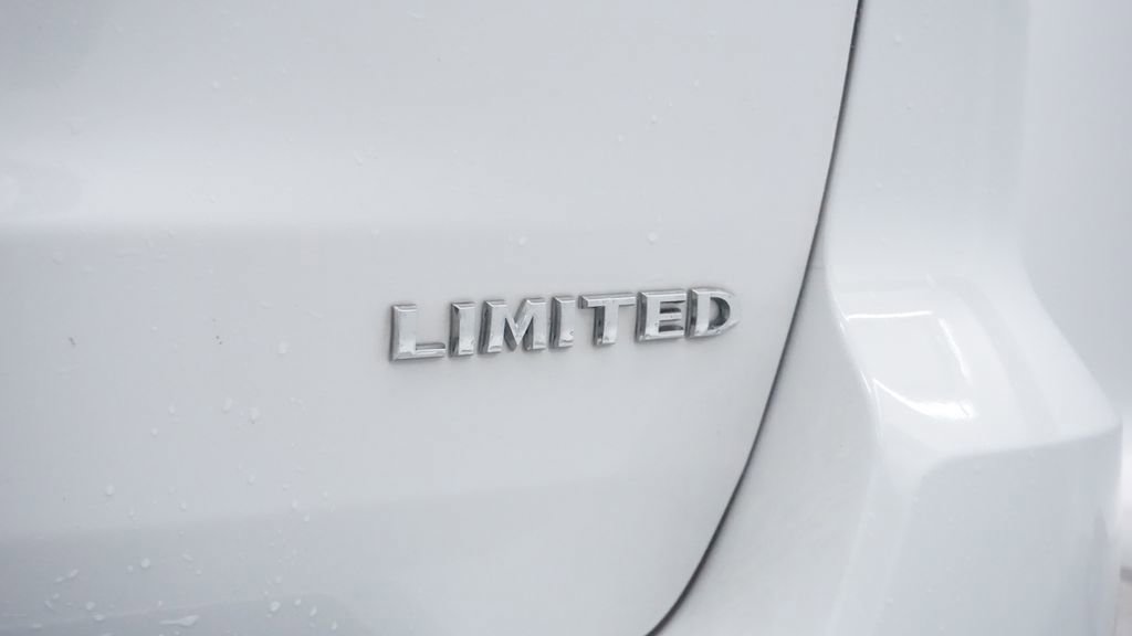 Certified 2019 Jeep Grand Cherokee Limited w/ Luxury Group II image 23