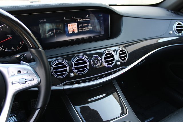 Used 2019 Mercedes-Benz S 560 Sedan image 18