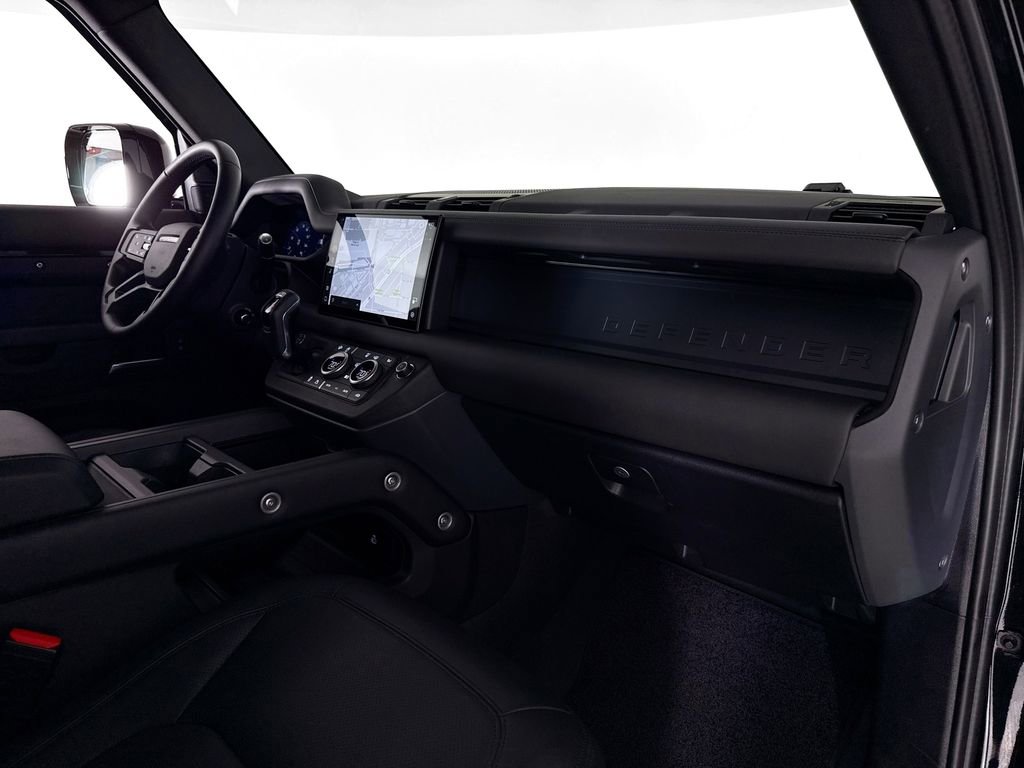 Used 2025 Land Rover Defender 110 S image 13
