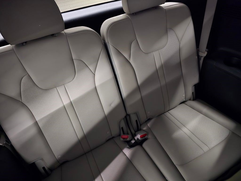 Used 2022 Kia Sorento S w/ Panoramic Sunroof Package FWD image 35