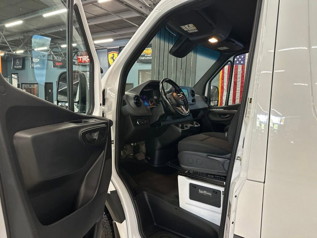 Used 2022 Mercedes-Benz Sprinter 1500 image 5