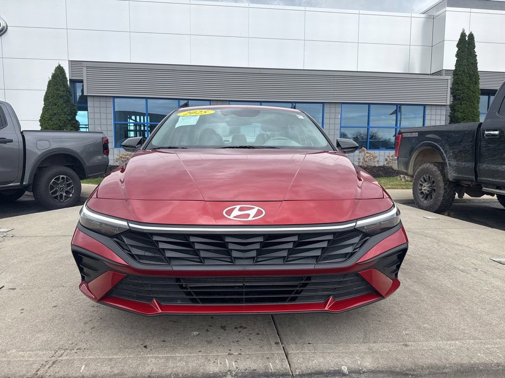 Used 2025 Hyundai Elantra Sport image 5