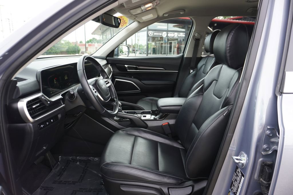 Used 2023 Kia Telluride LX FWD image 24