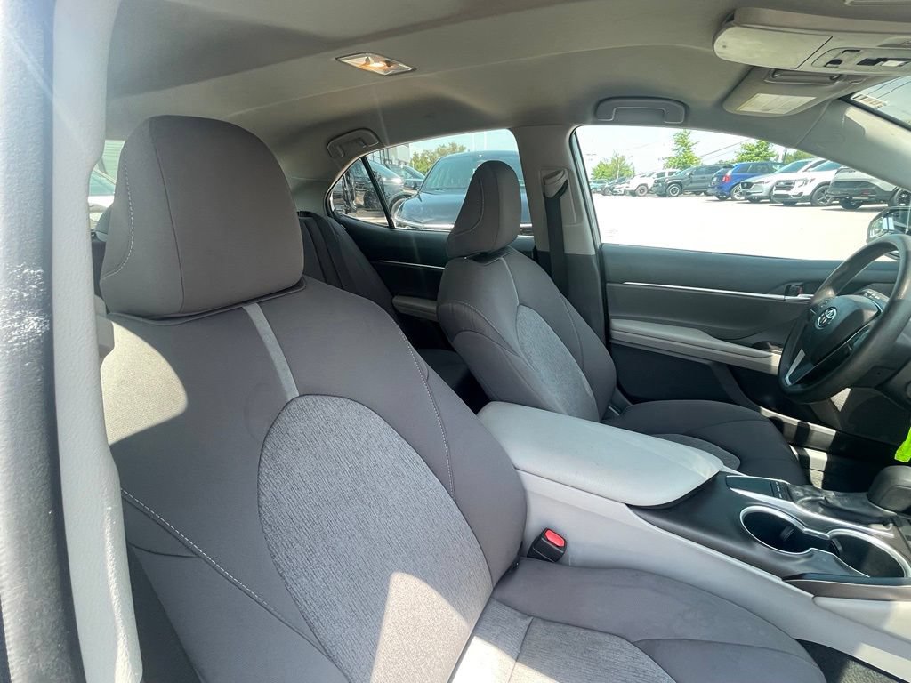 Used 2022 Toyota Camry LE FWD image 27