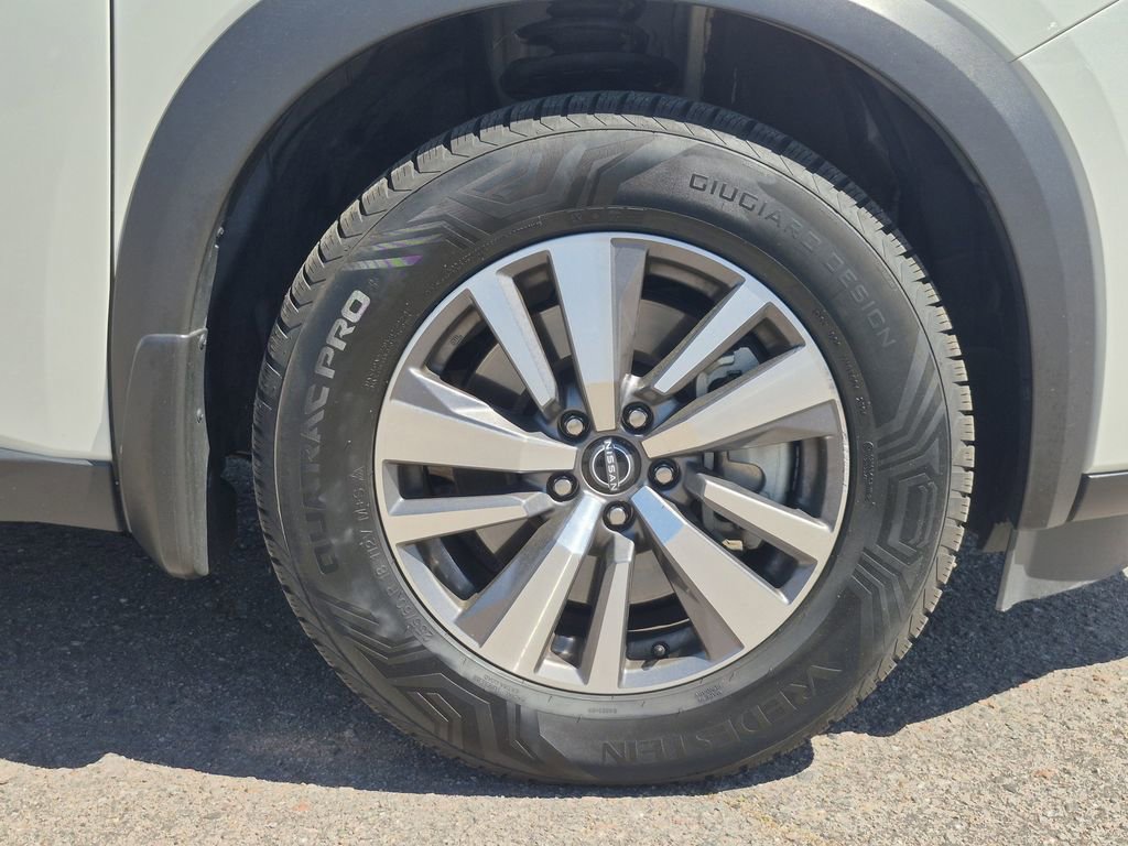 Used 2023 Nissan Pathfinder SL w/ SL Black Package AWD/4WD image 18