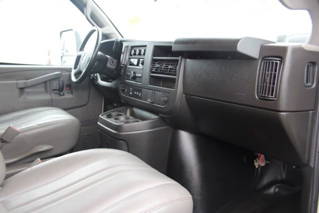 Used 2023 Chevrolet Express 3500 w/ Power Convenience Package image 35