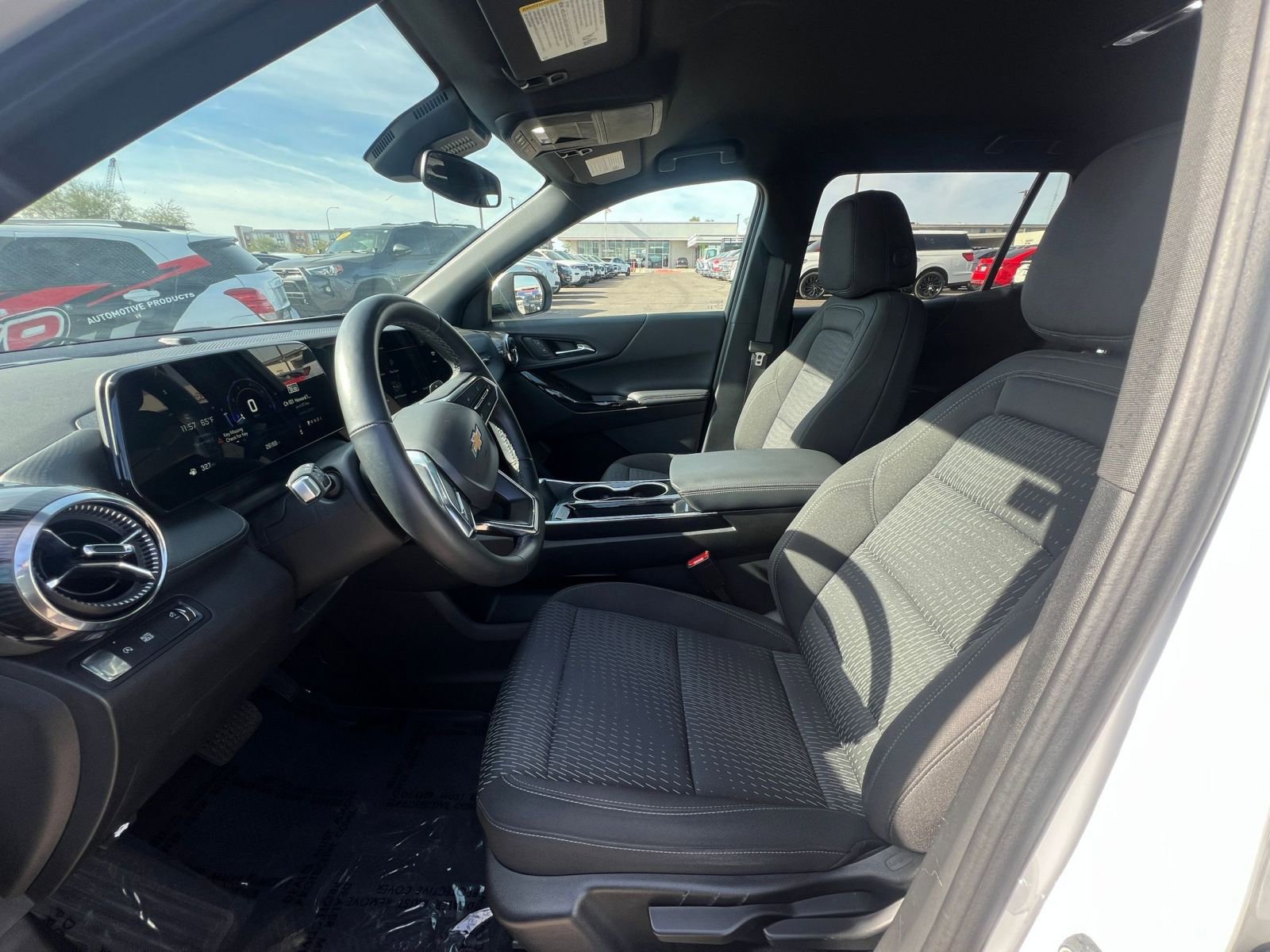 Used 2025 Chevrolet Equinox LT image 27