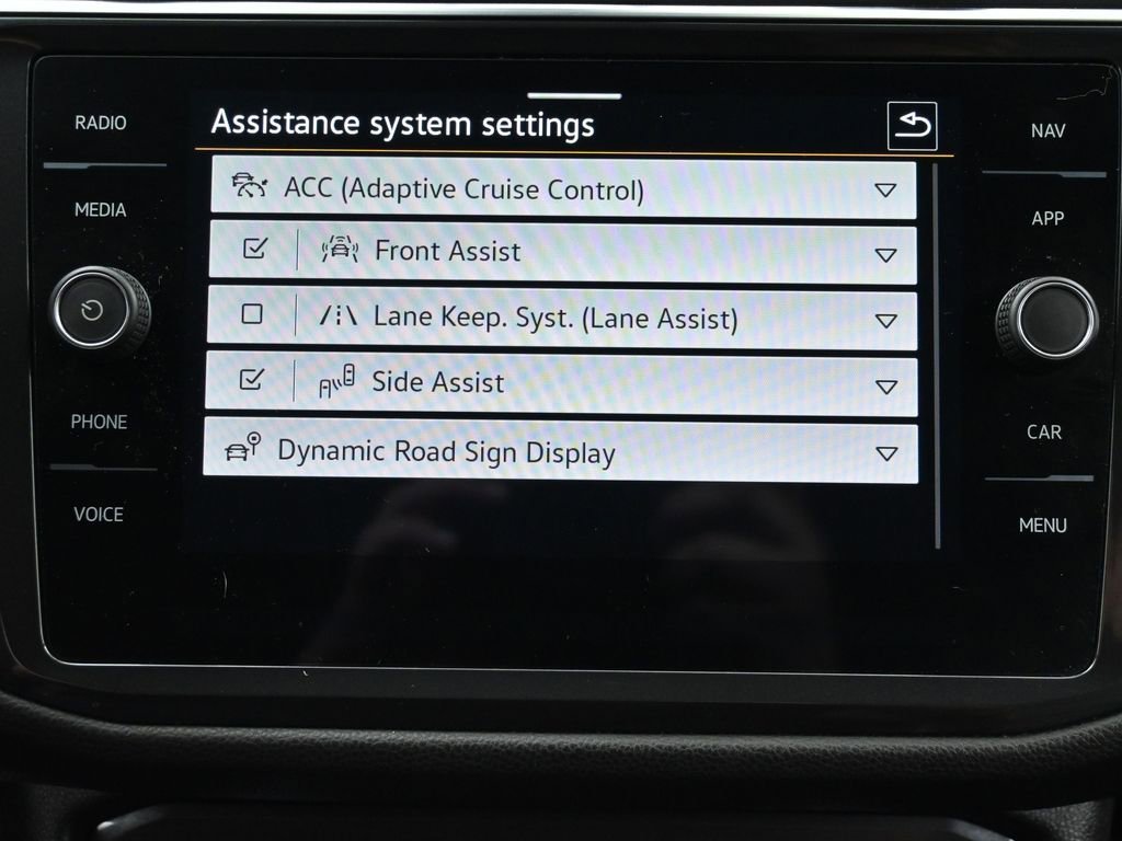 Used 2022 Volkswagen Tiguan SEL R-Line image 31