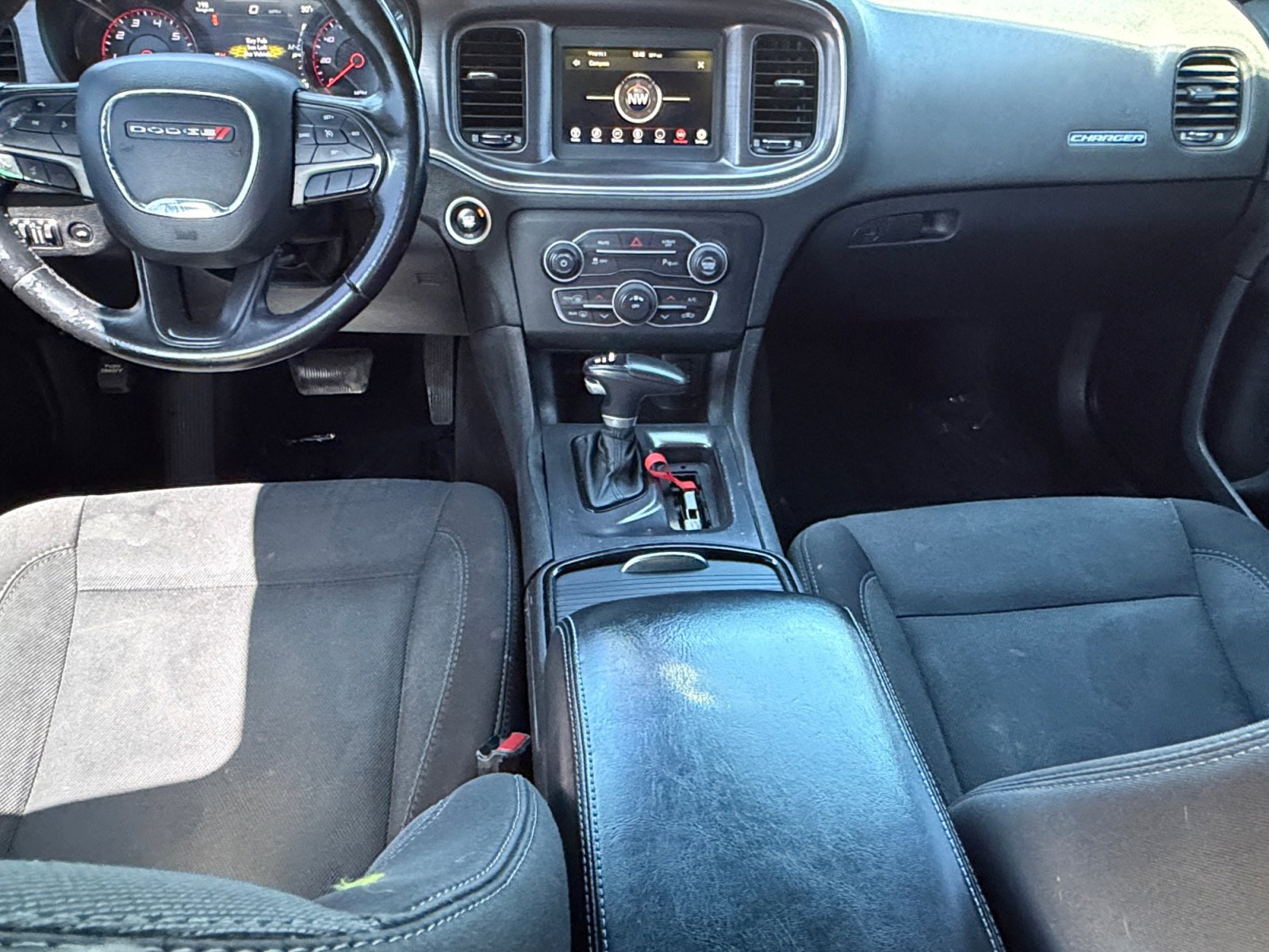 Used 2018 Dodge Charger SXT w/ Blacktop Package RWD image 19