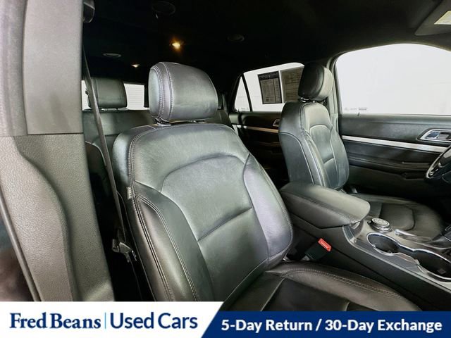 Used 2017 Ford Explorer XLT w/ Equipment Group 202A image 31