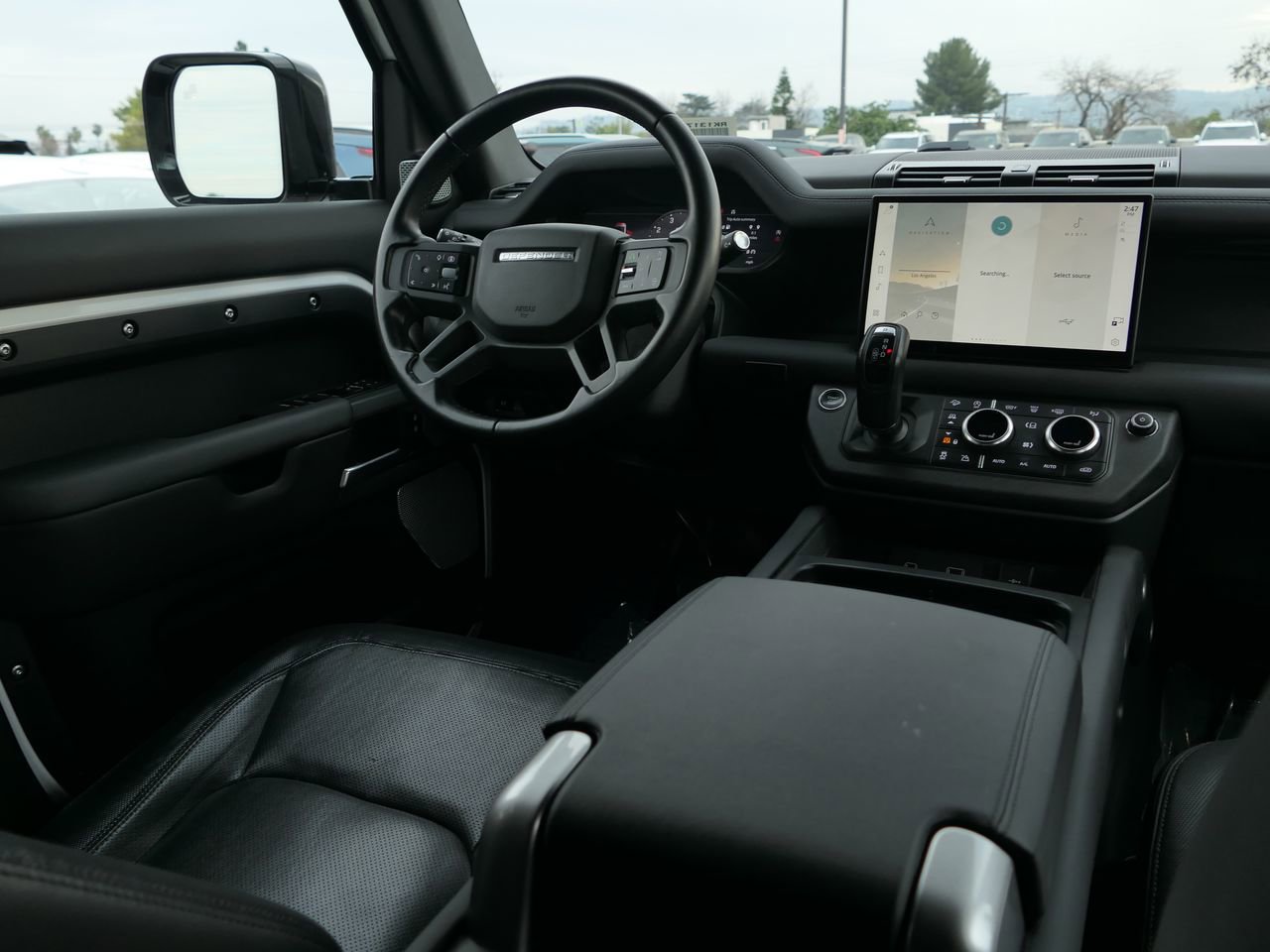 Used 2024 Land Rover Defender 130 X-Dynamic SE image 28