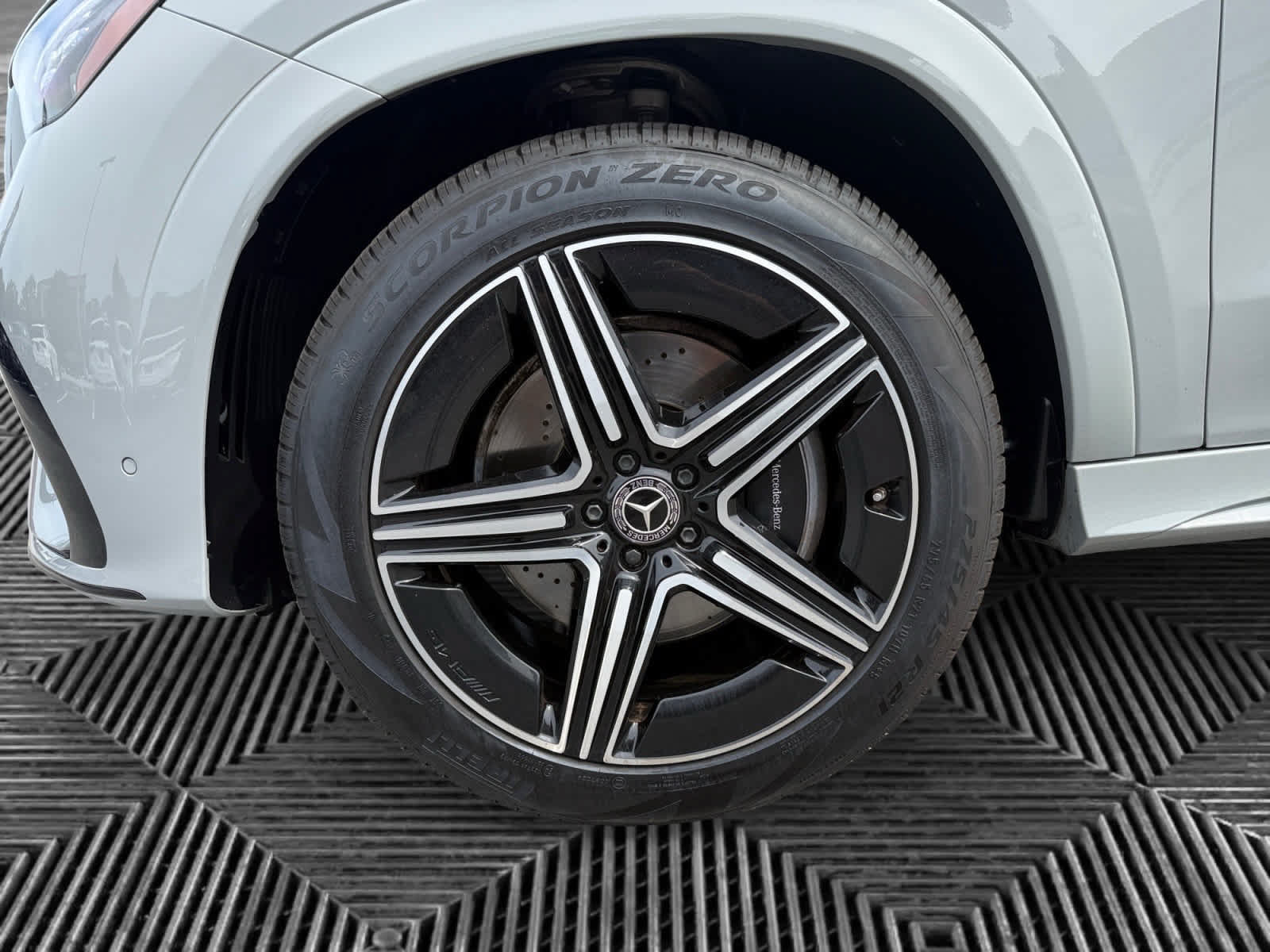 Certified 2024 Mercedes-Benz GLE 580 4MATIC image 9