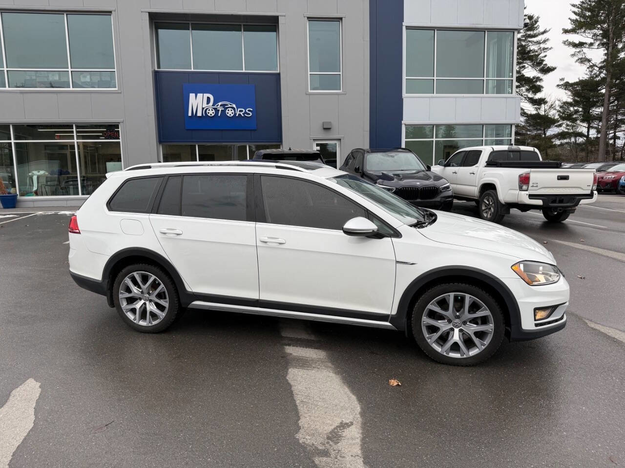 Used 2017 Volkswagen Golf Alltrack SEL AWD/4WD image 5