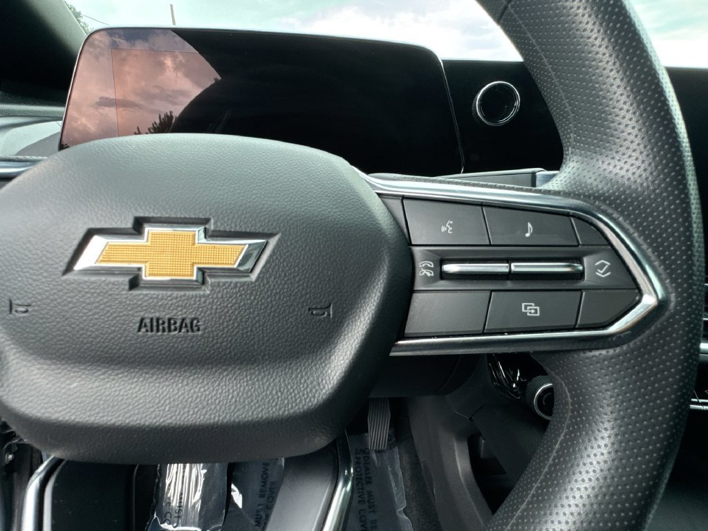 Used 2025 Chevrolet Equinox EV LT FWD image 18