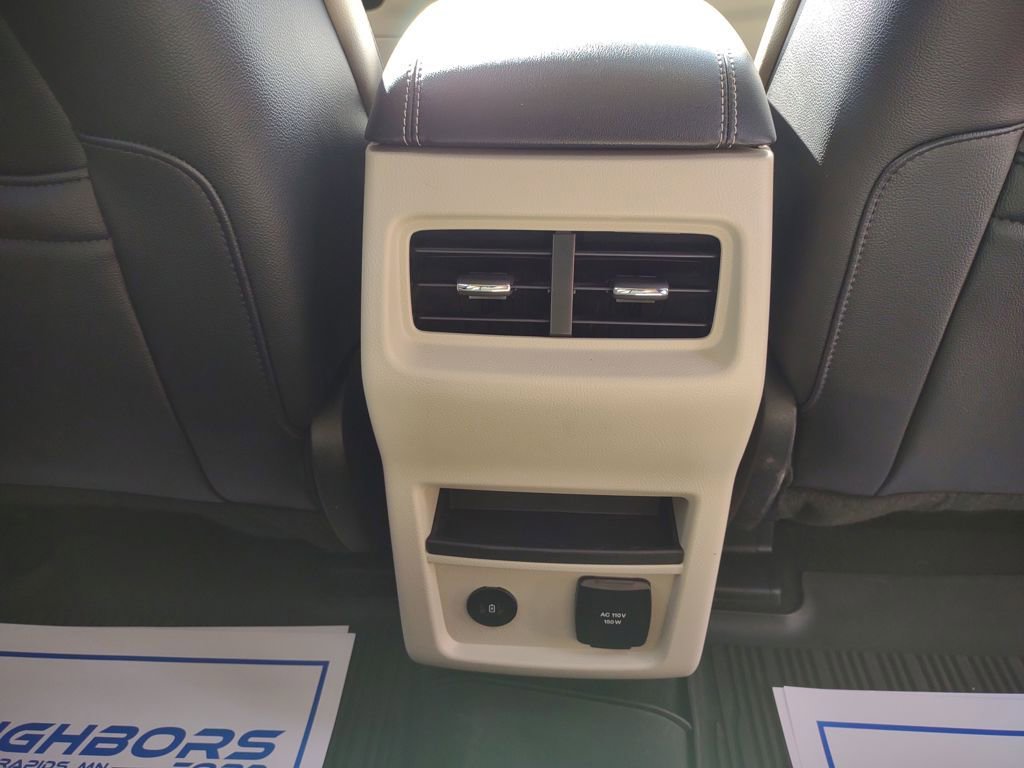 Used 2022 Ford Edge Titanium w/ Class II Trailer Tow Package image 40