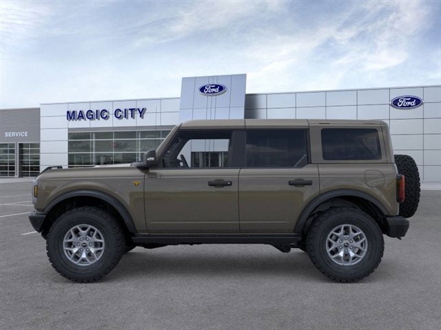 New 2025 Ford Bronco Badlands image 3