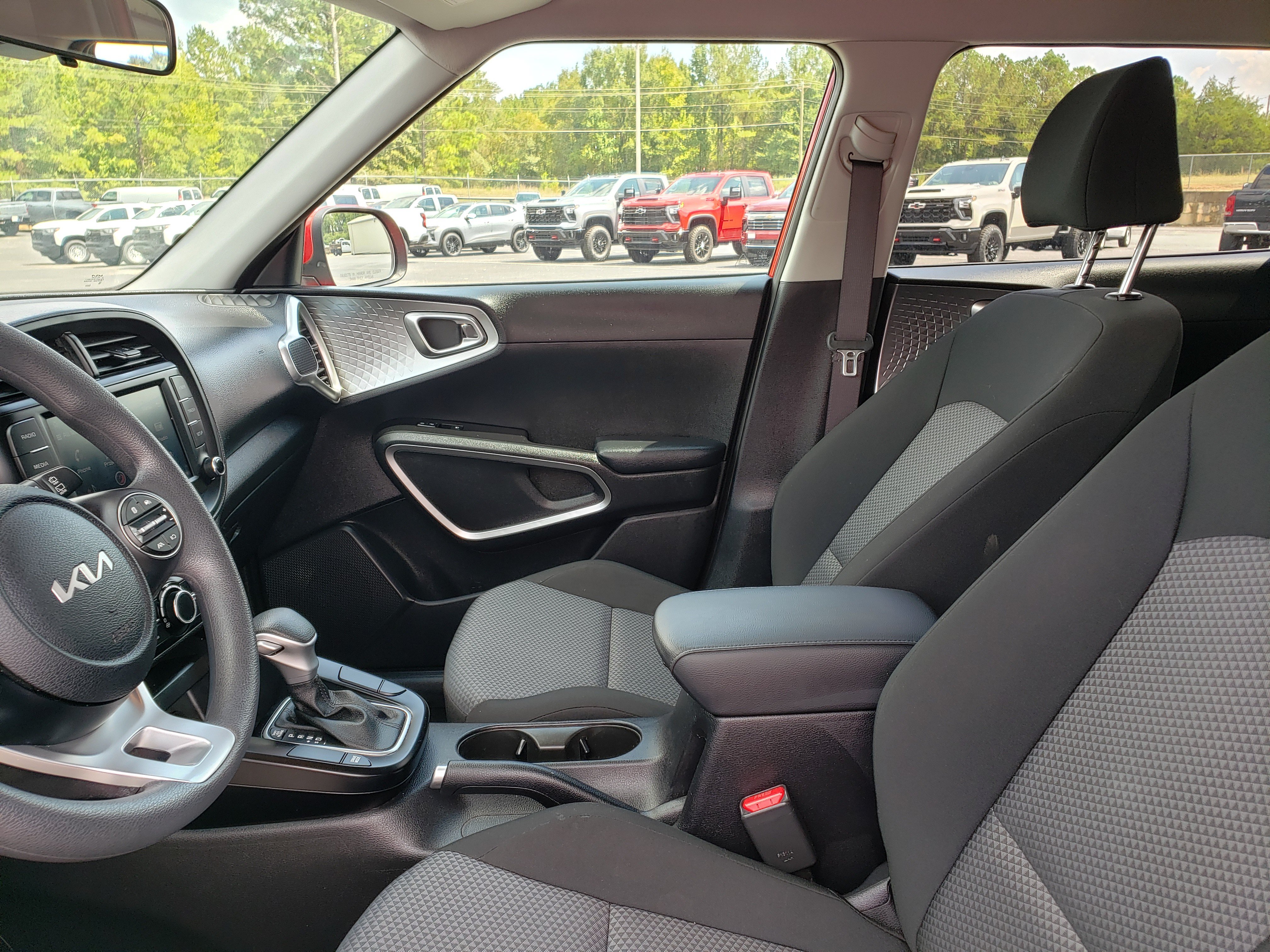 Used 2023 Kia Soul LX FWD image 25