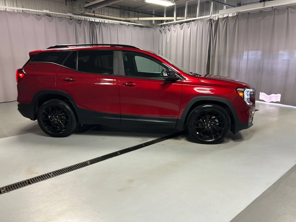 Used 2023 GMC Terrain SLE w/ Driver Convenience Package FWD image 8