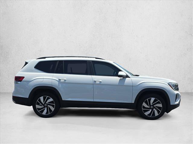 Certified 2024 Volkswagen Atlas SE w/ Panoramic Sunroof Package AWD/4WD image 4