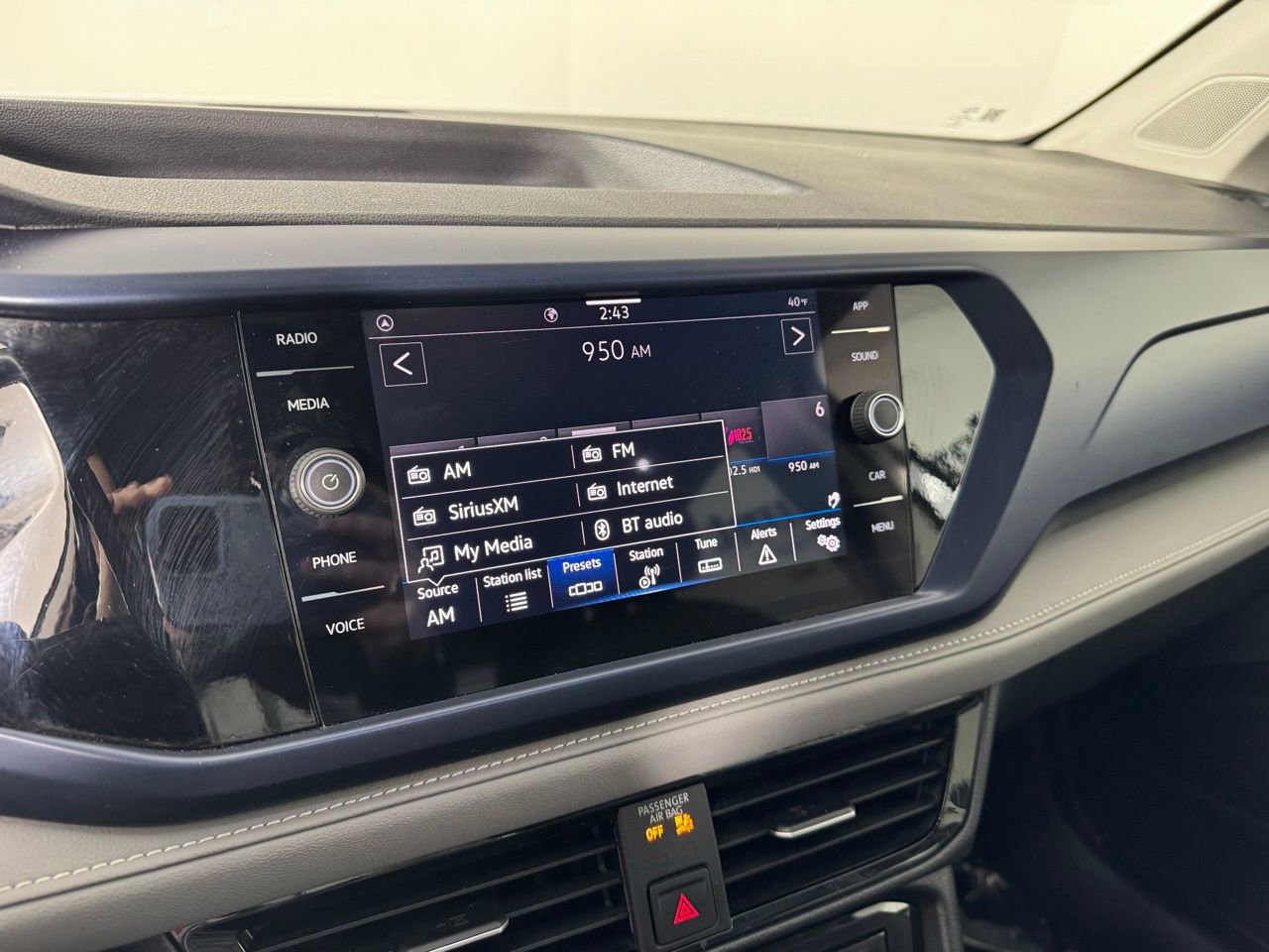 Used 2024 Volkswagen Taos SE image 16