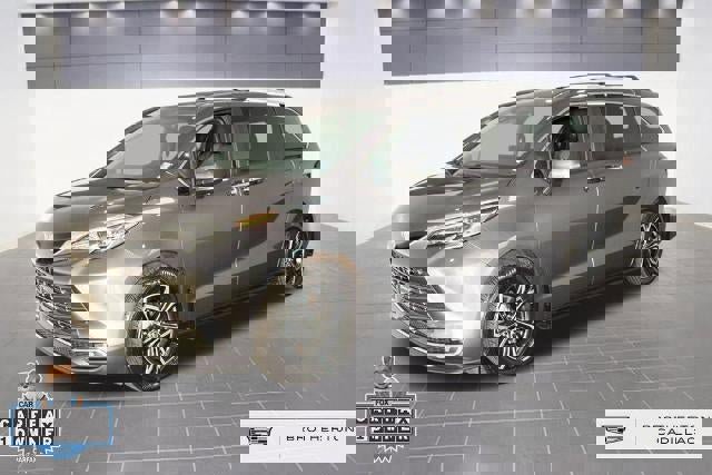 Used 2025 Toyota Sienna Platinum image 1