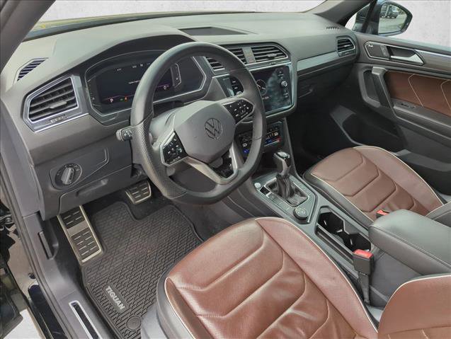 Used 2024 Volkswagen Tiguan SEL R-Line image 8