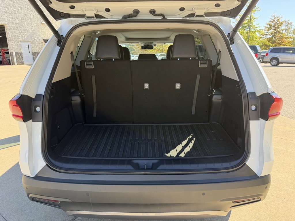 Certified 2025 Toyota Grand Highlander AWD image 30