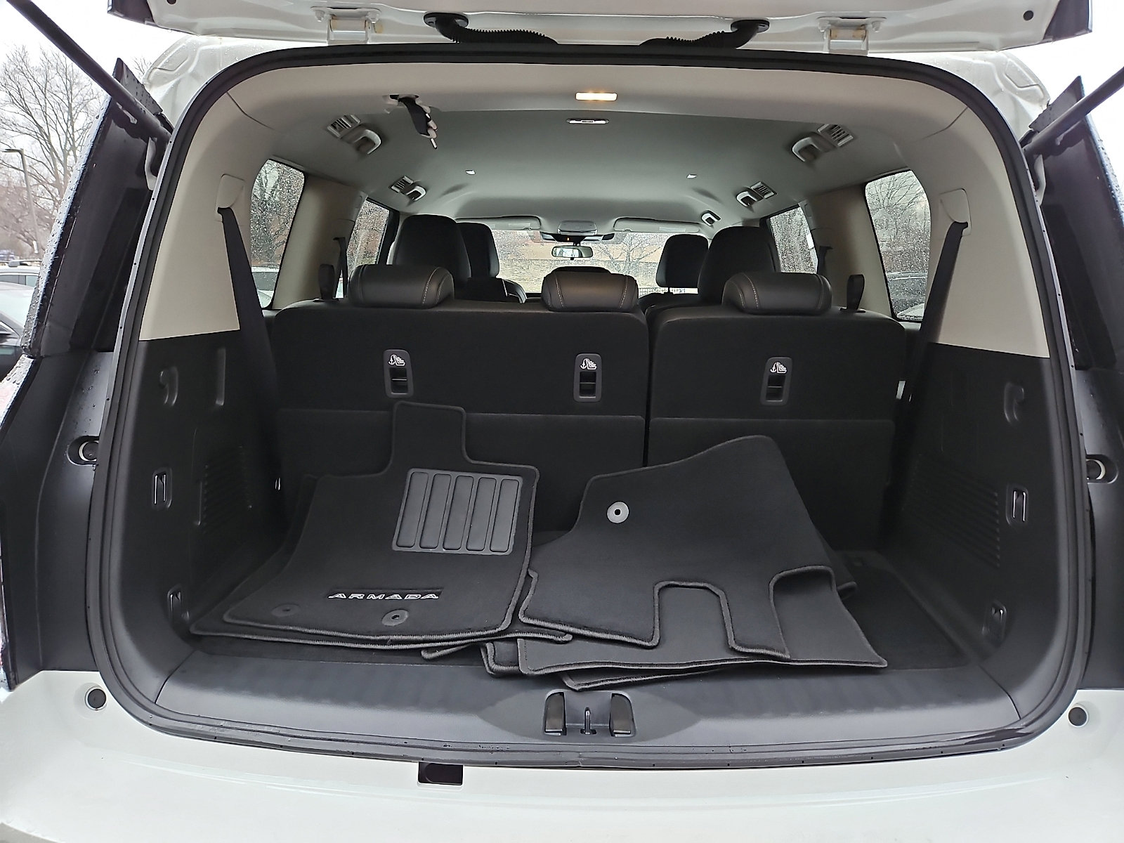 Certified 2025 Nissan Armada SV image 28