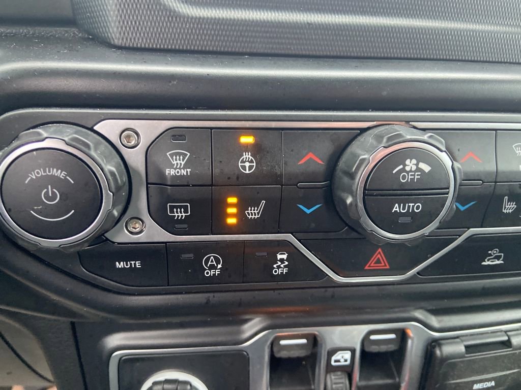 Used 2022 Jeep Gladiator Willys image 25