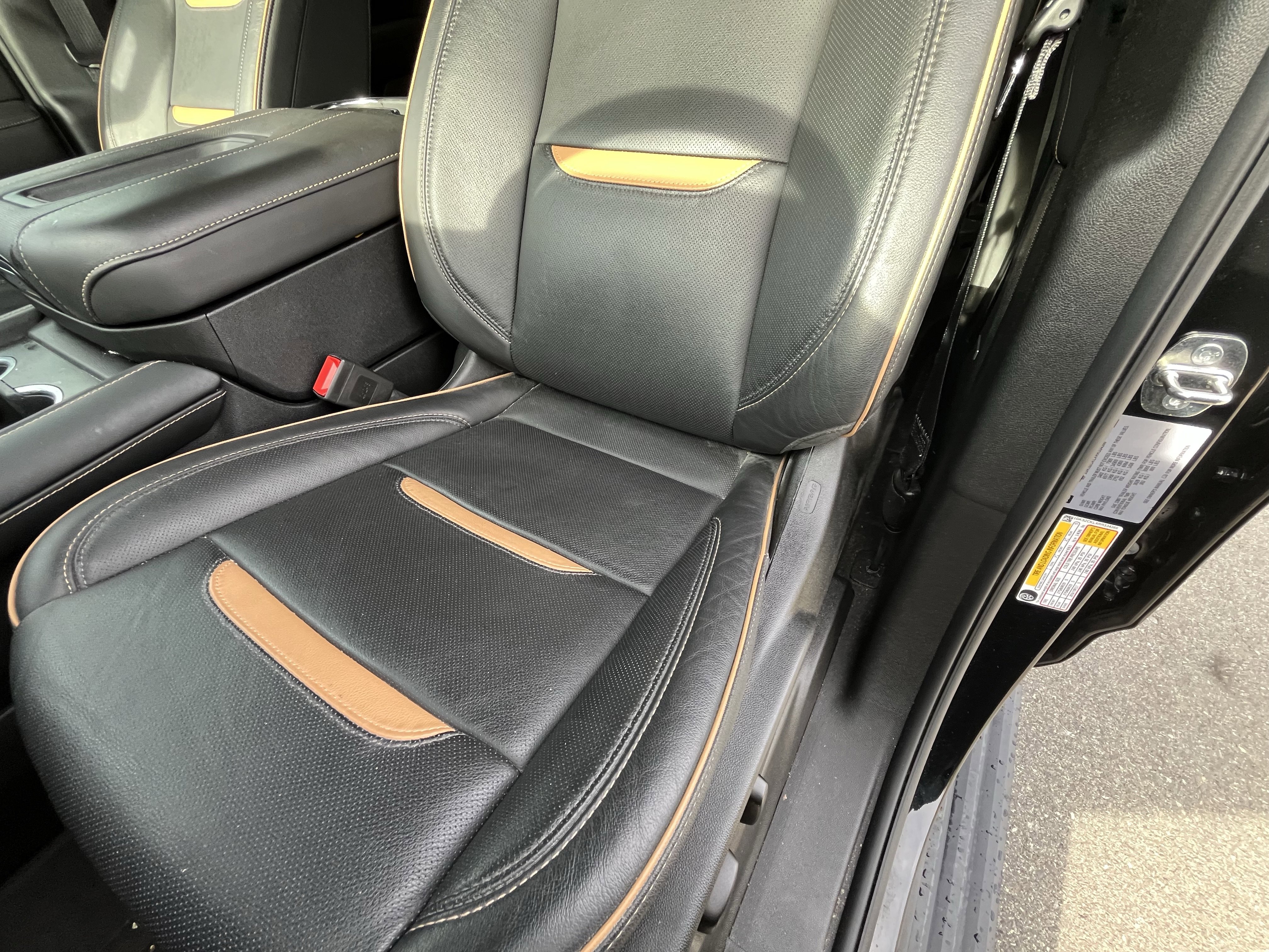 Used 2024 GMC Yukon AT4 w/ AT4 Premium Plus Package image 16