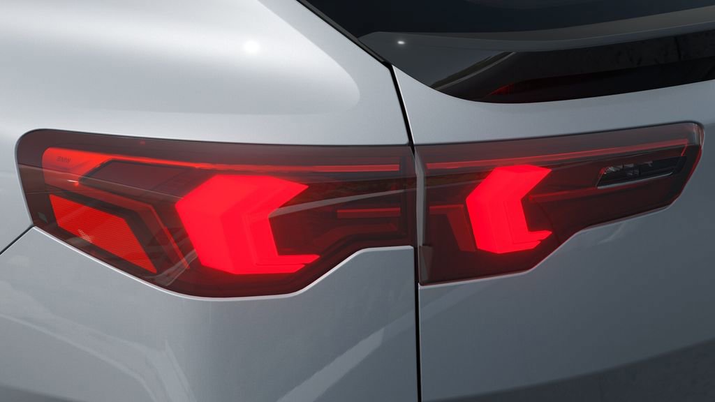New 2026 BMW X2 xDrive28i AWD/4WD image 8